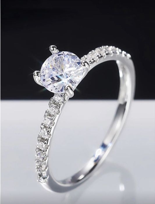 Пръстен от кубичен цирконий и неръждаема стомана