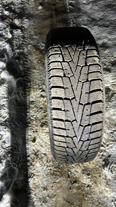 Шипи шина 215/60