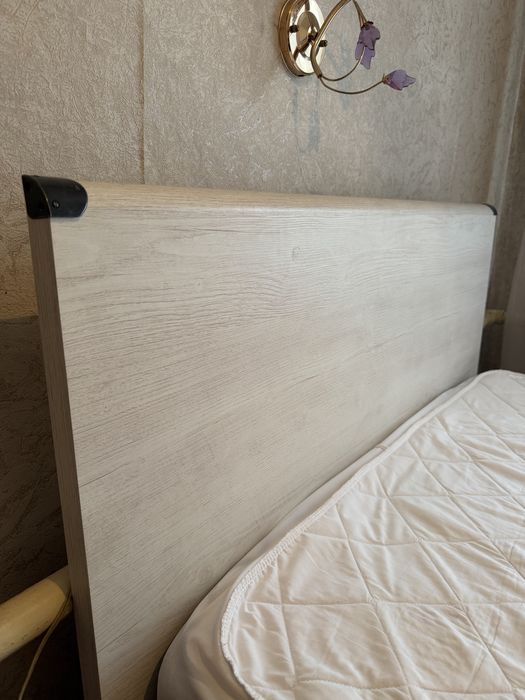 Кровать почти новая