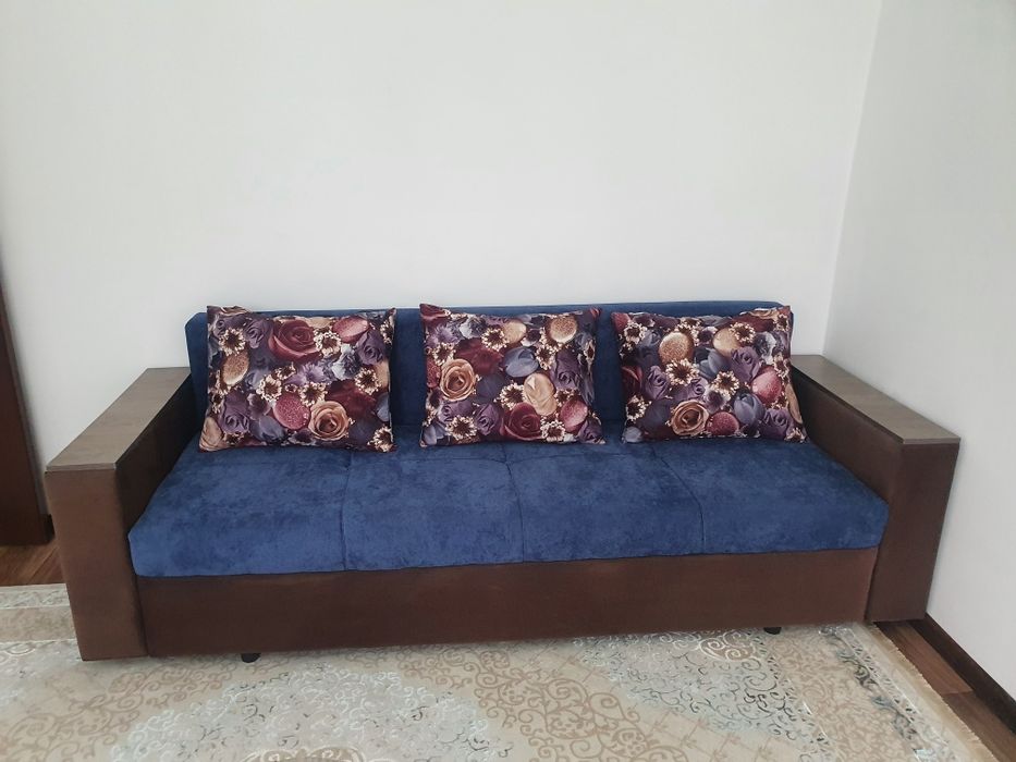 Продам диван для гостиной