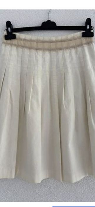 MANGO  Дамска пола подходяща за сезона есен-зима