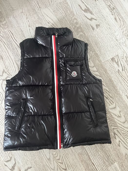 Vesta Moncler reps