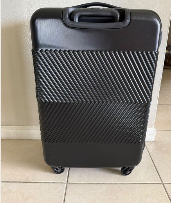 Чисто нов куфар Samsonite. С етикет