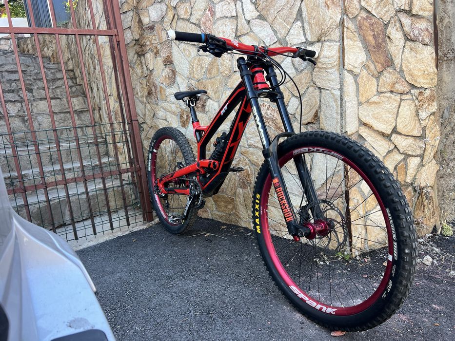 YT Tues 27.5 байк bike downhill колело за спускане RockShox BoXXer FOX Hope