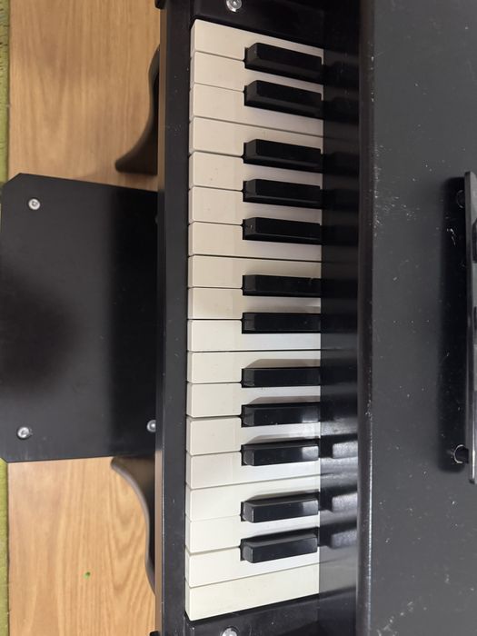 Детско дървено пиано