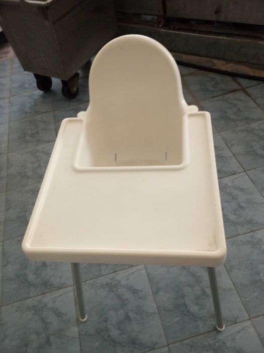 Столче за хранене , столче за кола и стойка за къпане