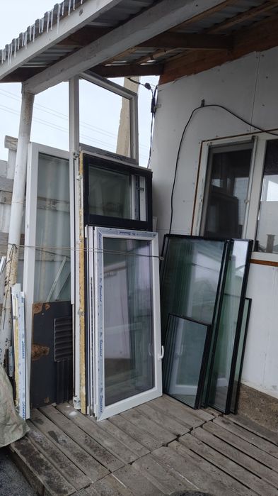 окна пластик и дверь