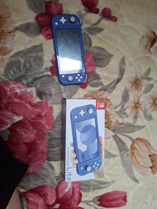 Nintendo switch lite blue
