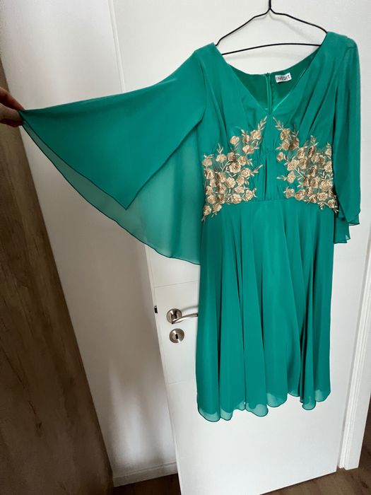 Rochie voal verde turcoaz cu detalii aurii