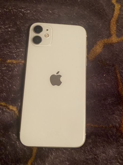 Продам айфон 11 128