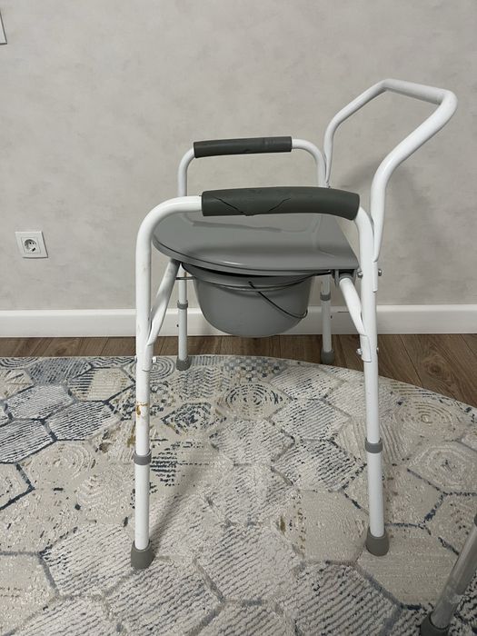 Санитарный кресло туалет