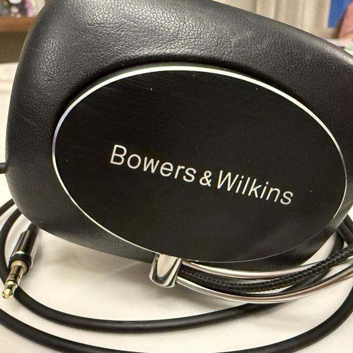 Casti Bowers & Wilkins P7