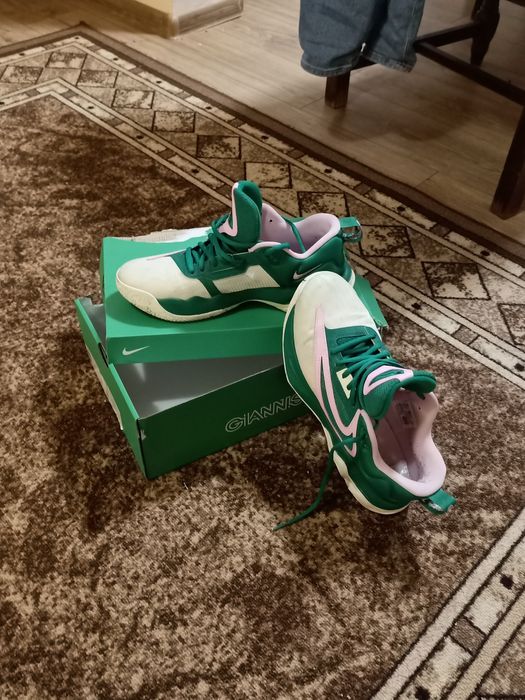 NIKE GIANNIS 43номер...