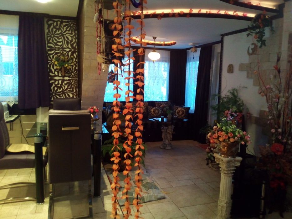 Тристаен апартамент под наем до ВИНС -700 €.