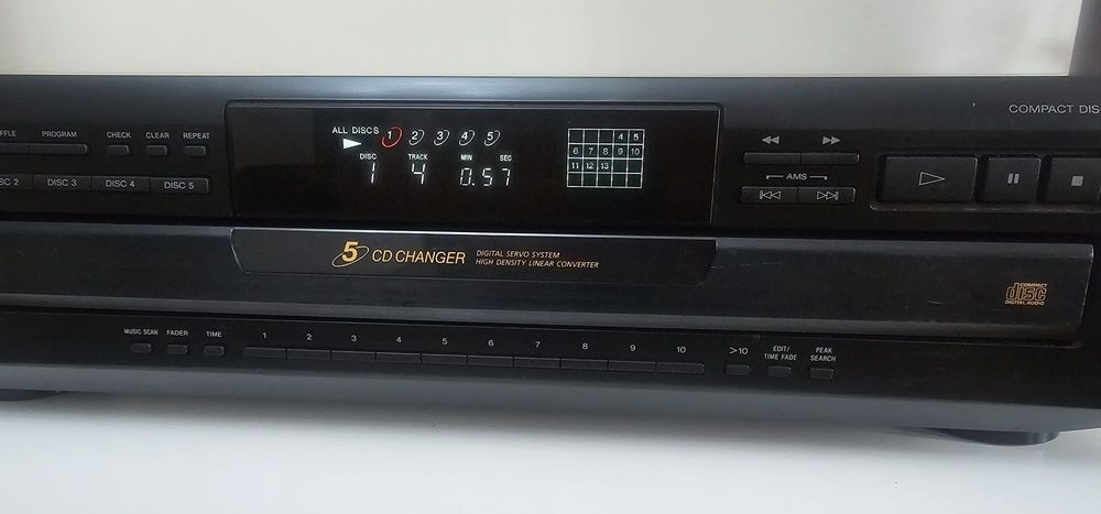 Cd player cu 5 cd-uri/Magazie cd uri Sony CFP-C 661