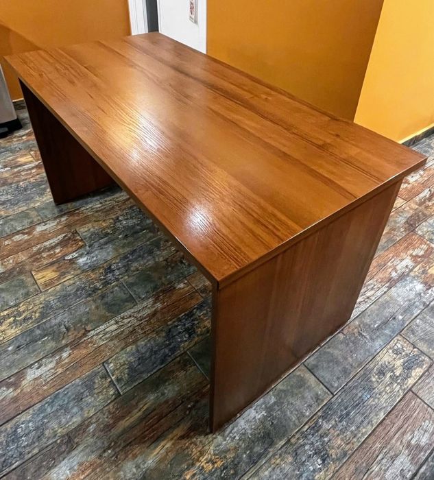 Комплект две офис бюра с два стола