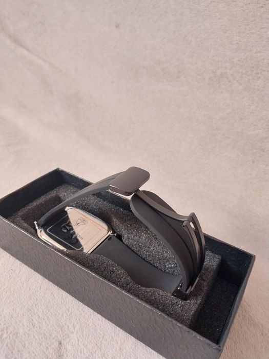 Продается часы арабские