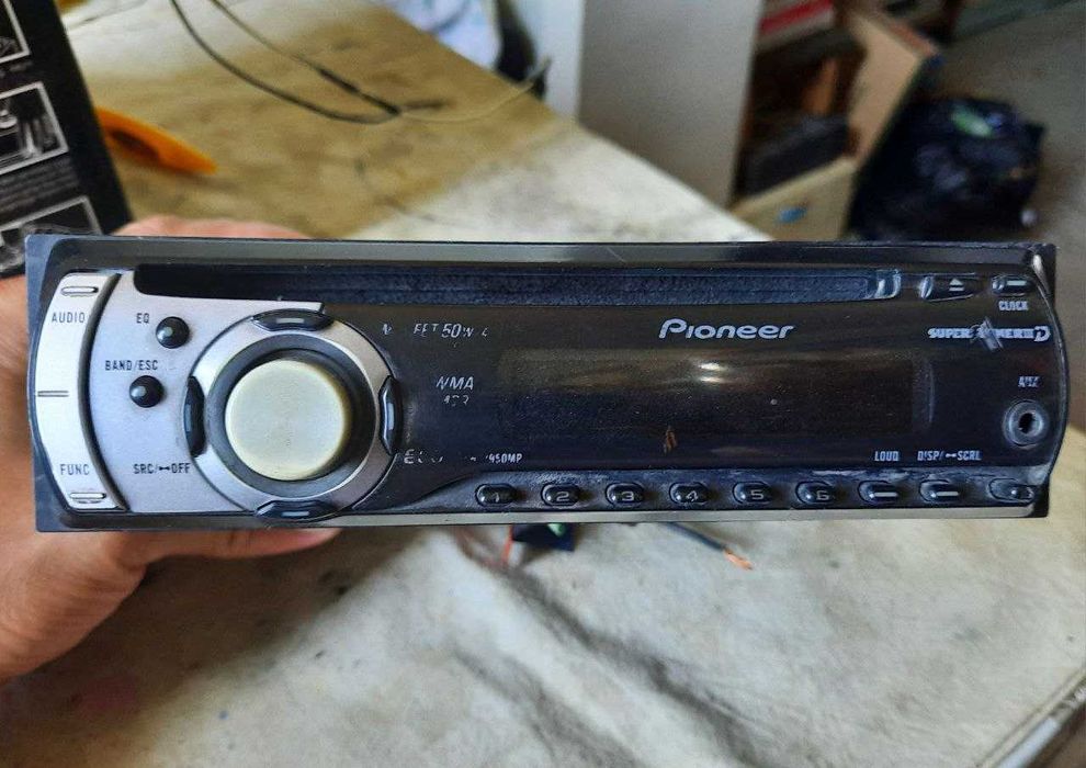Продам автомагнитолу Pioneer