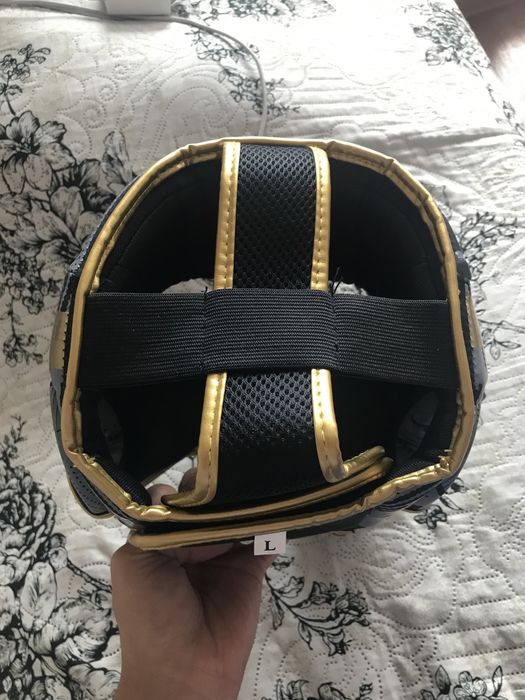 Шлем для боевых единоборств