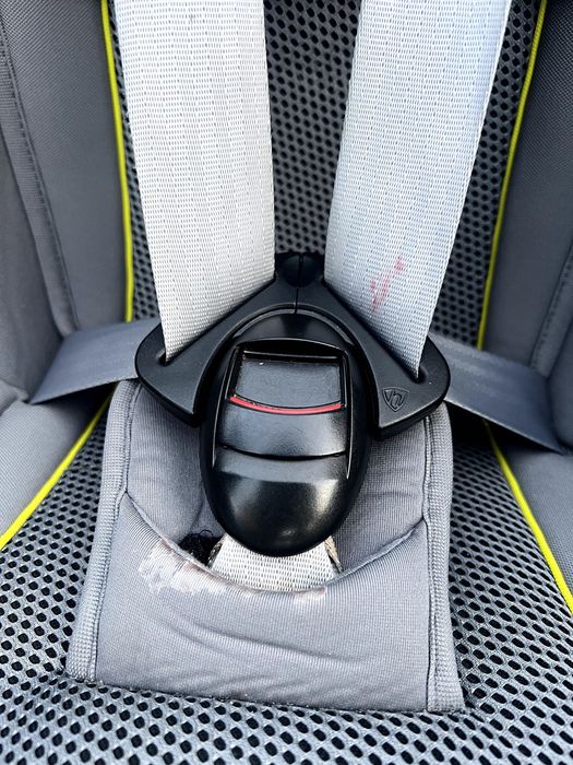 Детско столче за кола Britax Romer Dualfix M i-SIZE, (от 61 до 105 см)