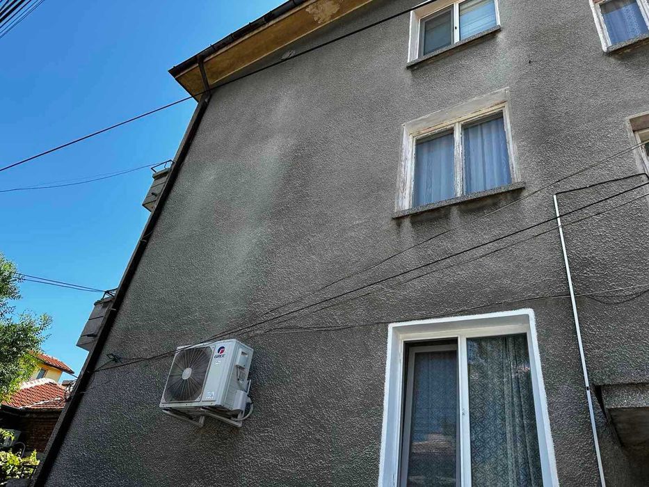 Продава се Етаж от къща в Чирпан - 400 кв.м за 160 €/кв.м - Снимка #1