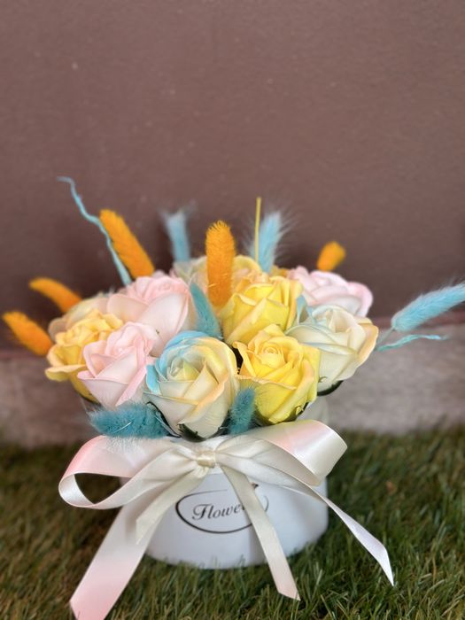 Ръчноизработена арабжировка със сапунени рози