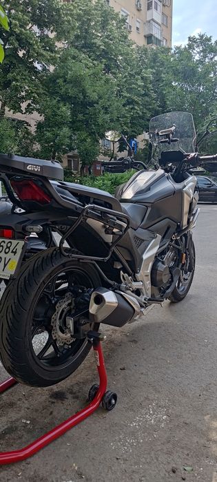 Honda nc750x + top case givi