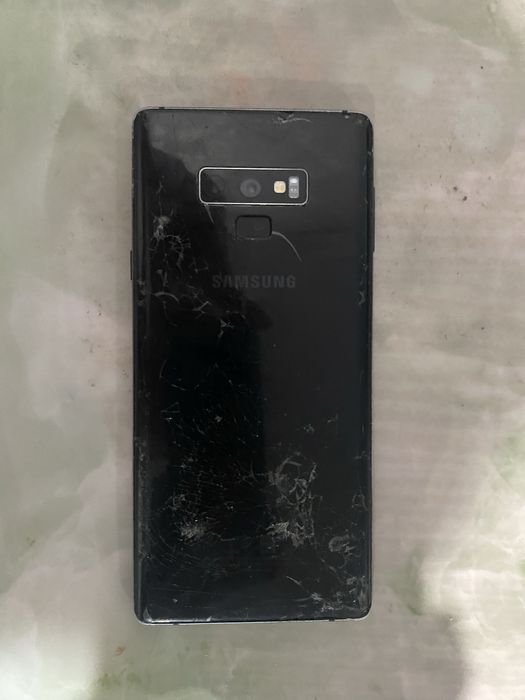 Продам срочно Samsung note9