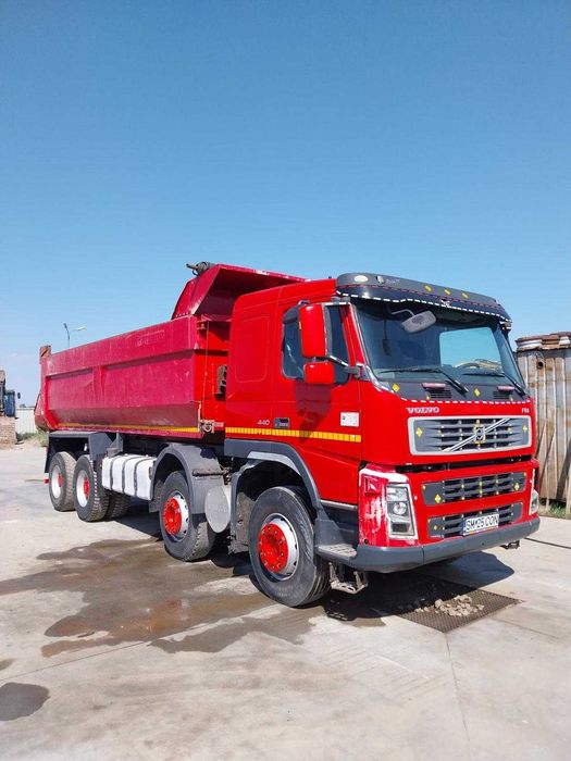 Camion VOLVO 8x4