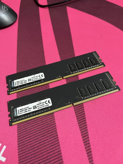 Продам ОЗУ DDR4 16gb Kingston пара