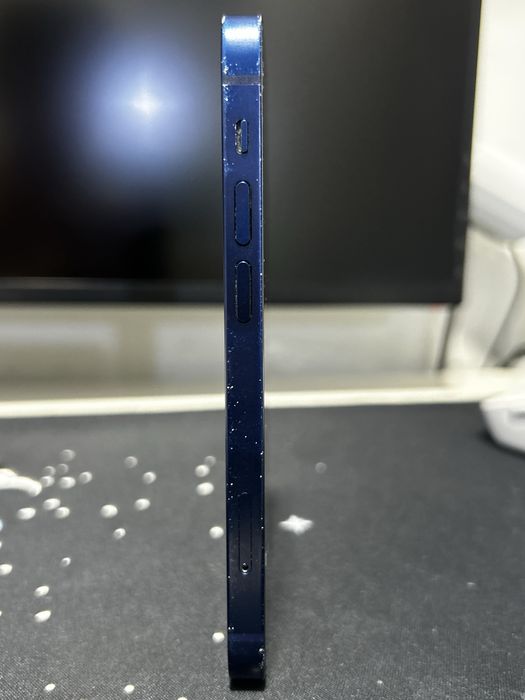 iPhone 12 mini в отличном состоянии