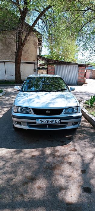 Автомобиль Nissan b15