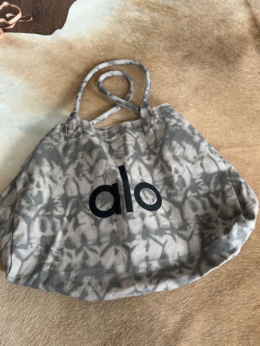 Уникален костюм Burberry и много други