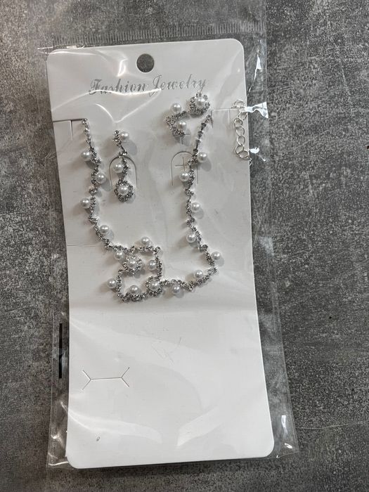 Колие с обици - ново