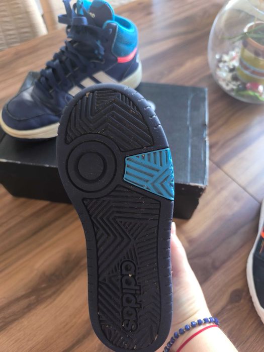 Лот от зимни сникърс на Адидас и маратонки