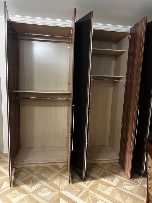 шкафы для одежды, размеры 2,7 м х 3 м