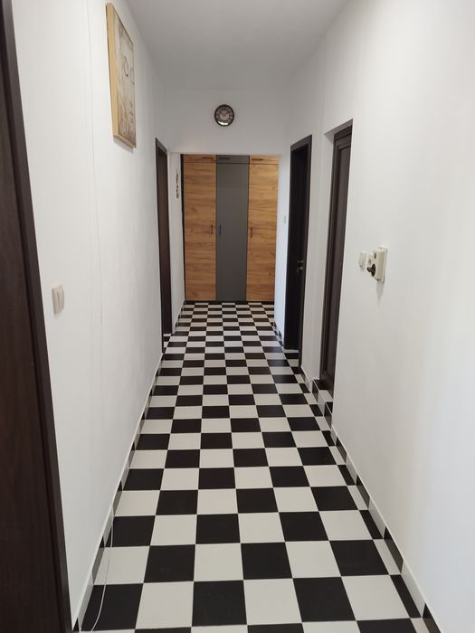 Продава се Тристаен апартамент в Пловдив, Изгрев - 80 кв.м за 1050 €/кв.м - Снимка #2