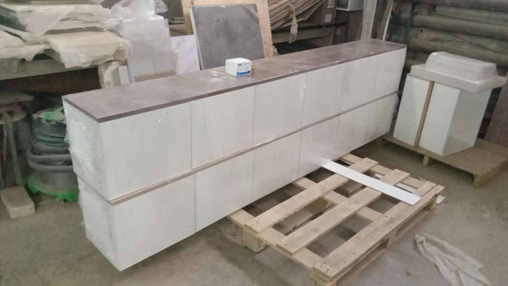 Продам ТВ тумбы подвесные