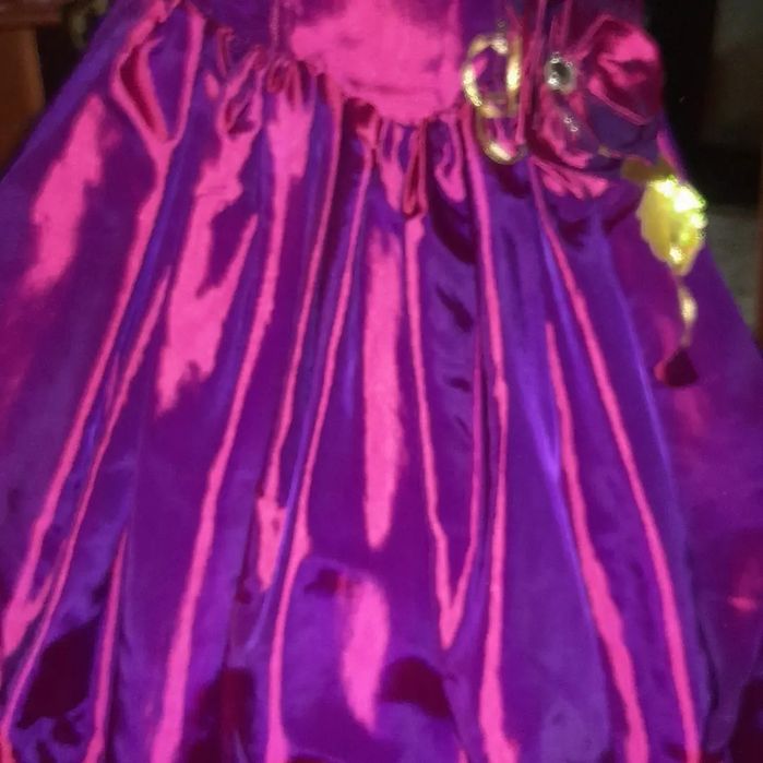 Платья на девочку.