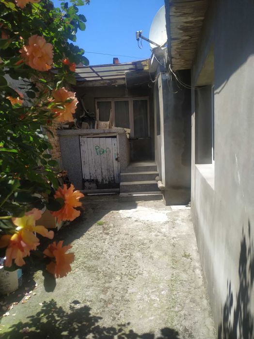 Къща със самостоятелен собствен парцел