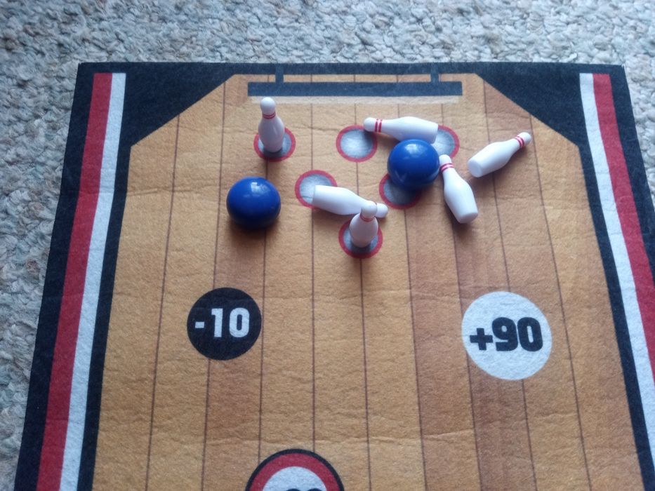 Детска игра боулинг