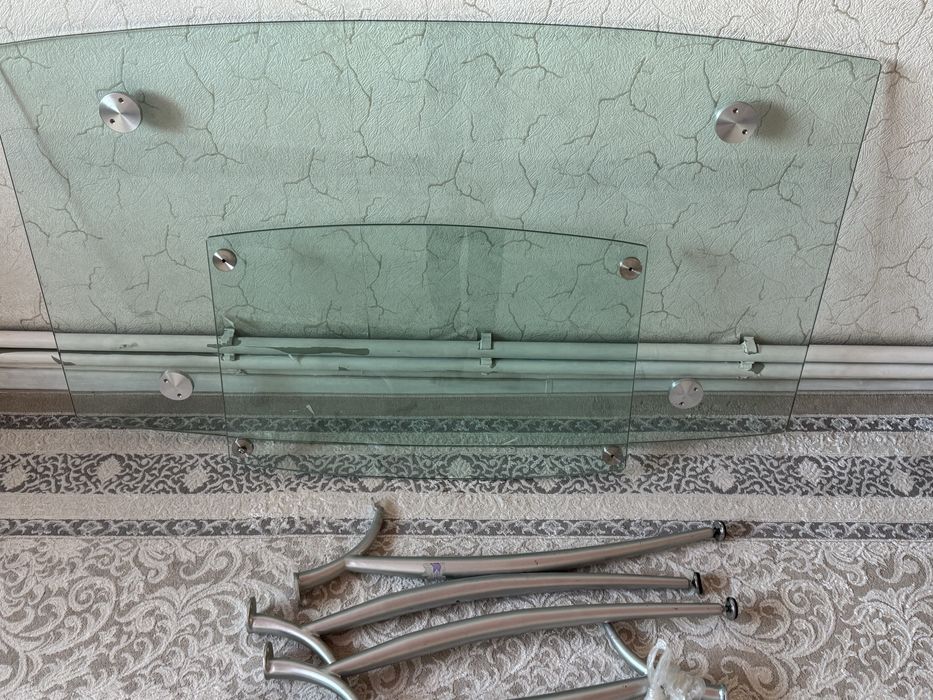 Продам стол стеклянный