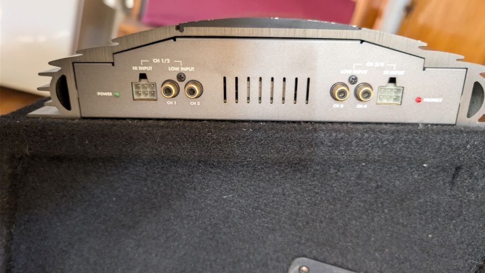 Amplificator auto magnat