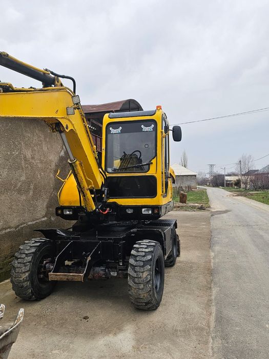 Колёсный экскаватор