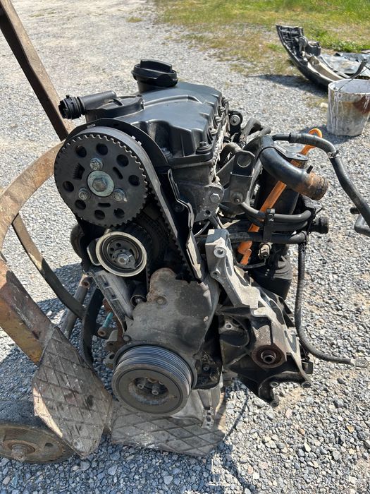Двигател A4 B6 1.9tdi 131кс AVF