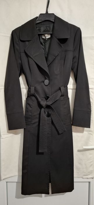 Trenci lung, negru, prevazut cu cordon