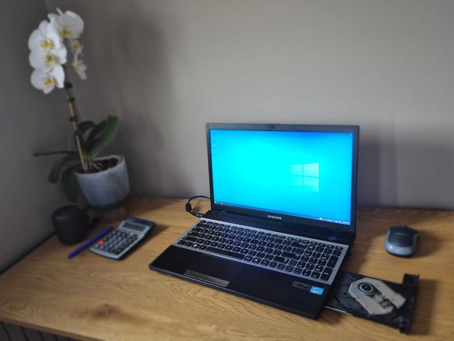 Laptop Samsung i5 / 6GB RAM