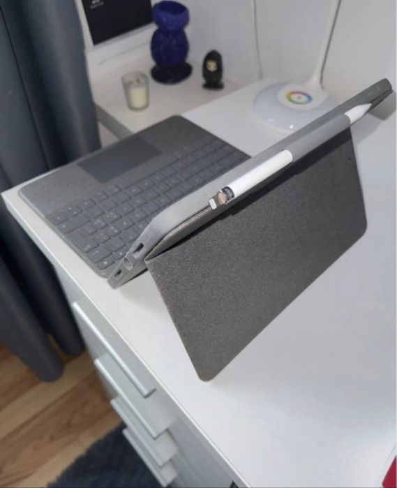 husa cu tastatura ipad logitech