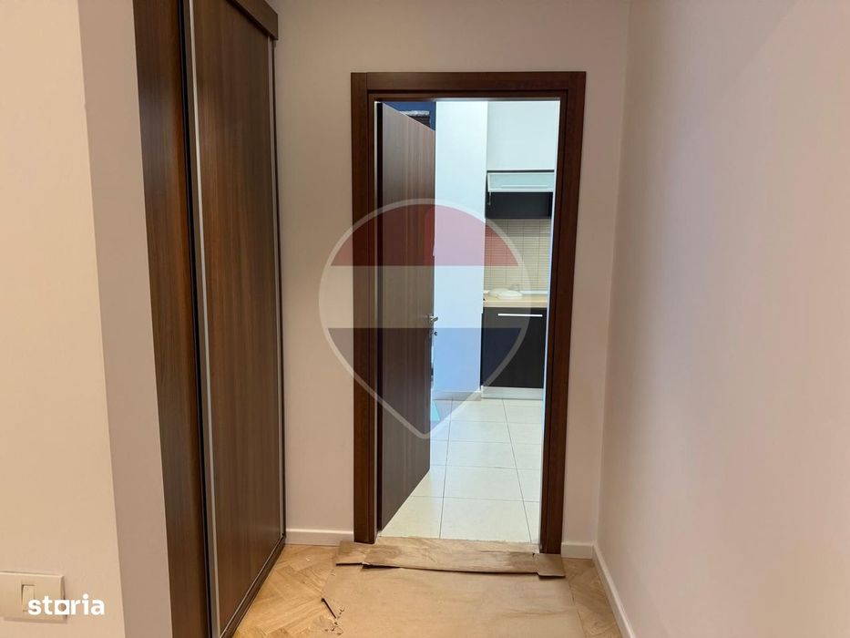 INCHIRIERE Apartament cu 3 camere + curte in zona Primaverii