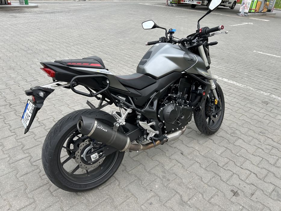 Cel mai accesorizat Hornet 750